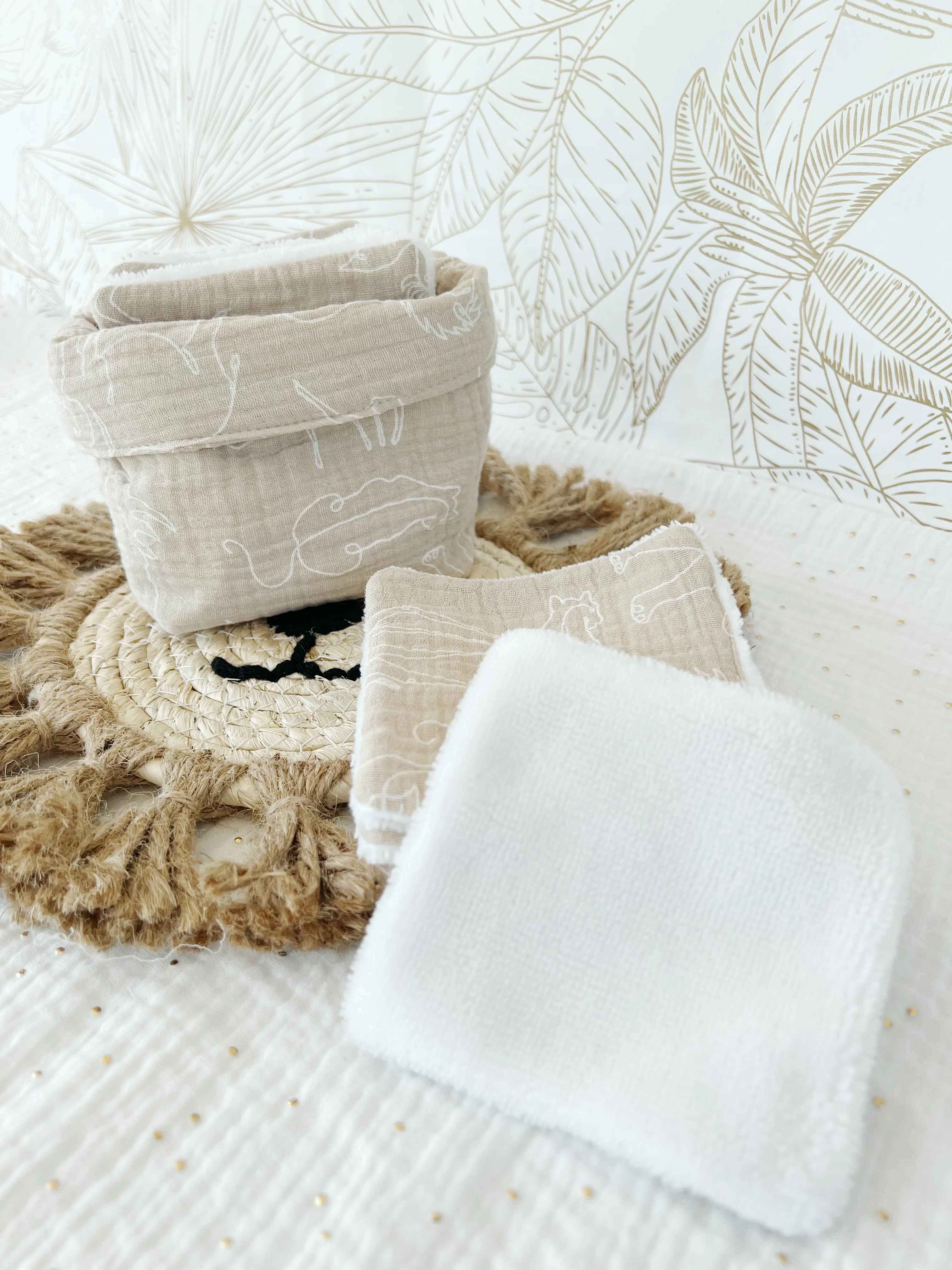 Ensemble assorti : les 10 lingettes bébé et la panière - Image 4