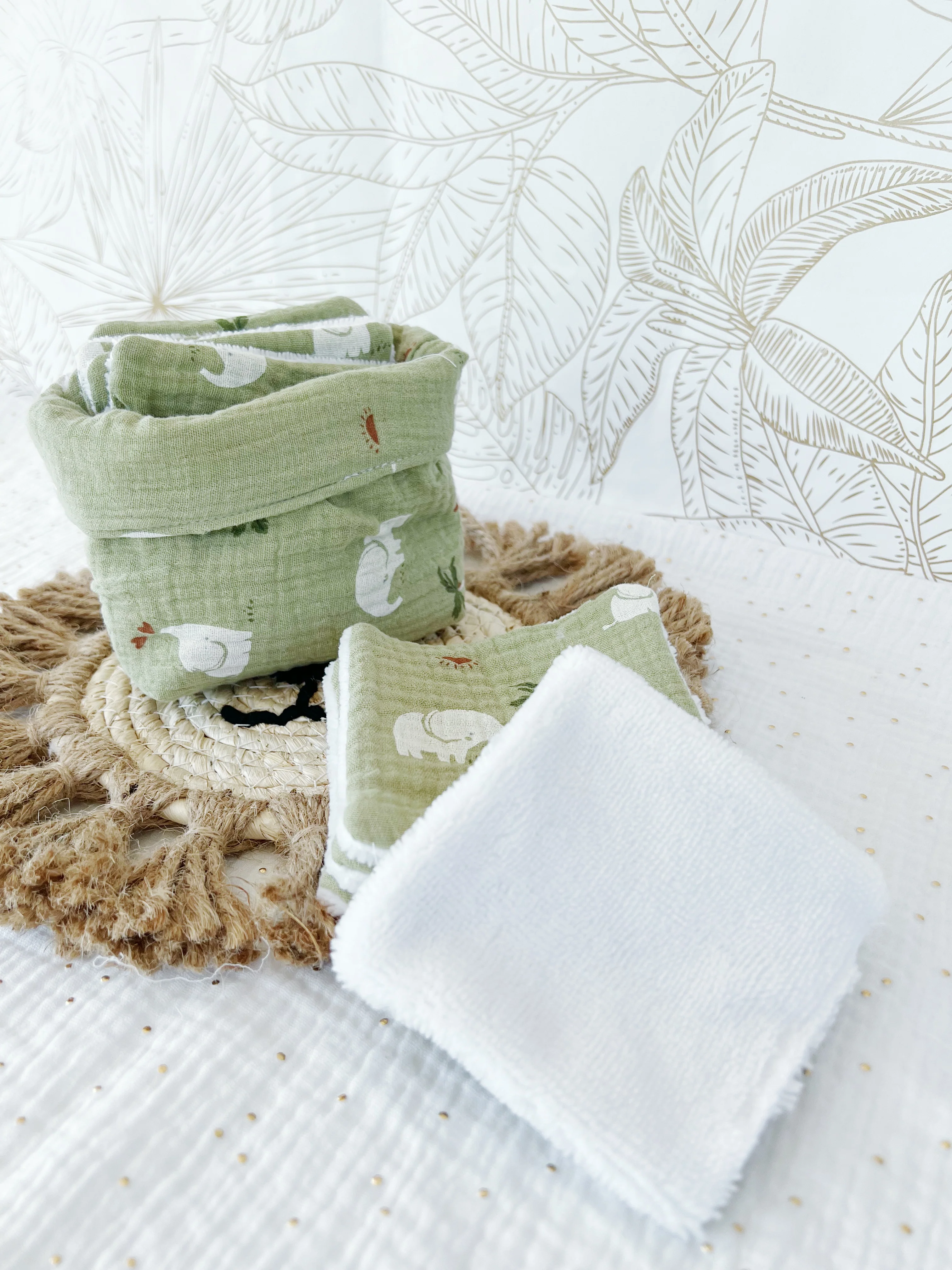 Ensemble assorti : les 10 lingettes bébé et la panière - Image 6