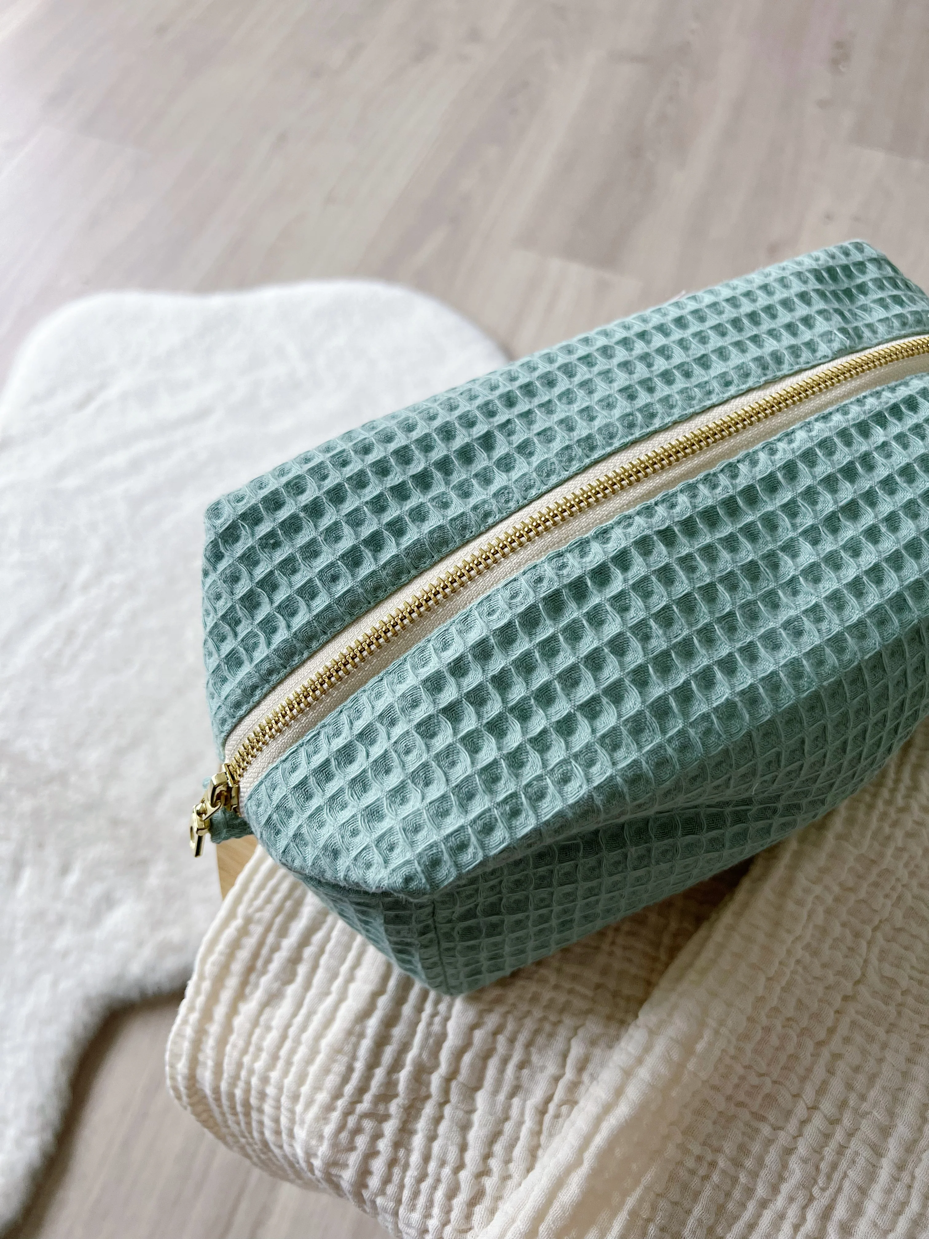 Trousse de toilette nid d'abeille (intérieur imperméable) - Image 3